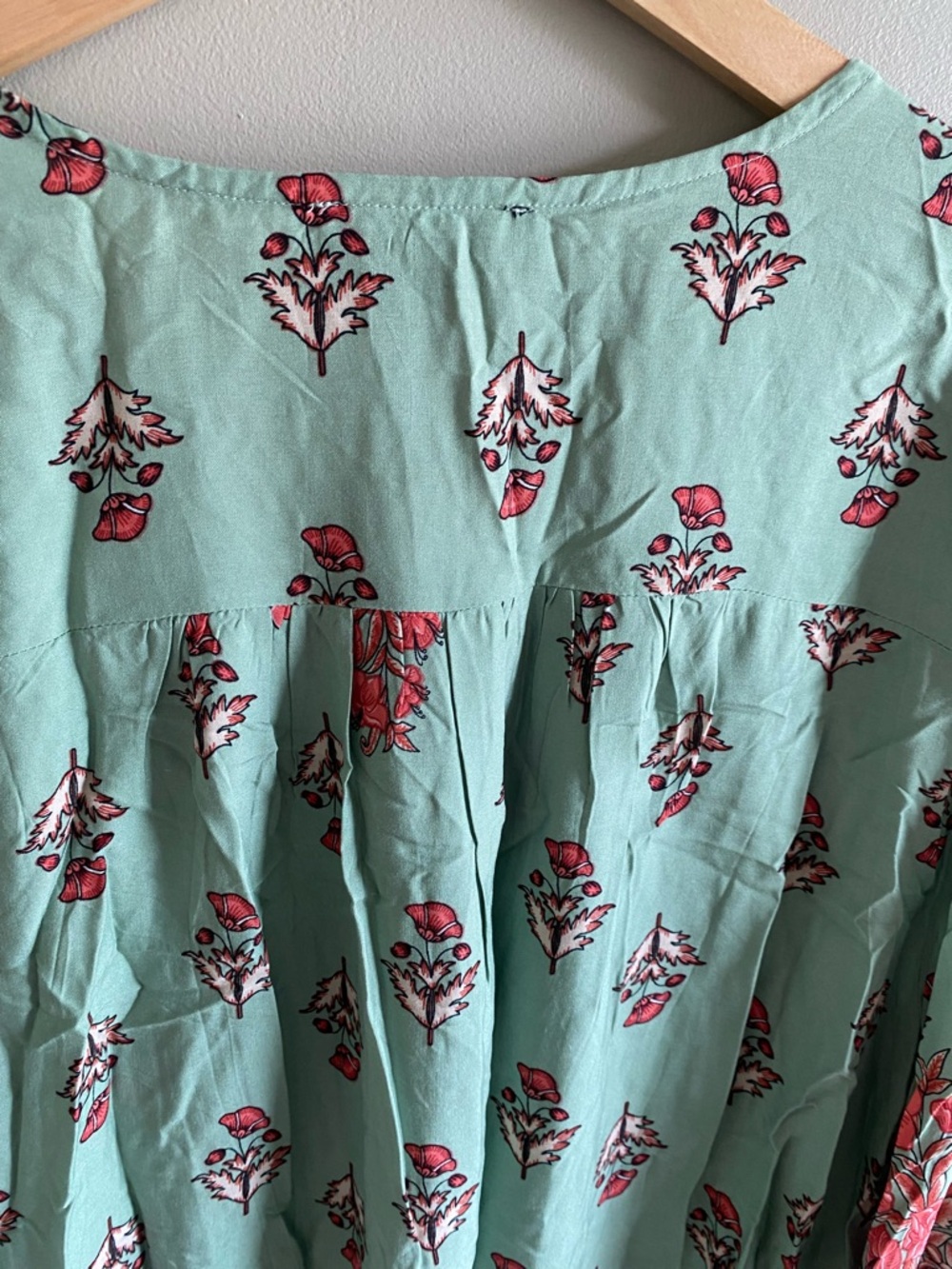 Suzanne Betro Mint Floral V-Neck Boho Tunic - Picture 11 of 11